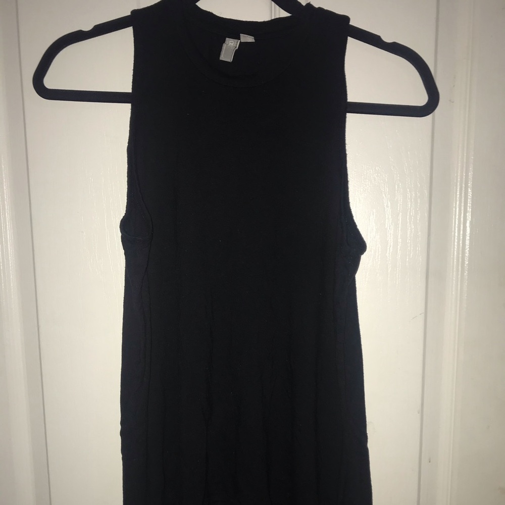 Black sleeveless high low top